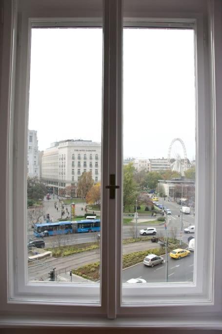Premium Apartment By Hi - Central 2 Bedroom - Best View Budapest Eksteriør bilde