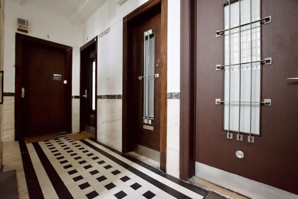 Premium Apartment By Hi - Central 2 Bedroom - Best View Budapest Eksteriør bilde